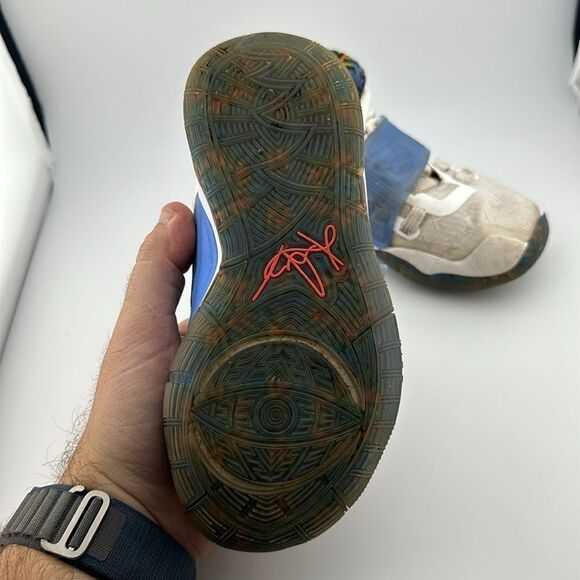 Nike Boys Kyrie 6 BQ5600-146 Blue White Basketball Shoes Sneakers 11C - Picture 5 of 6